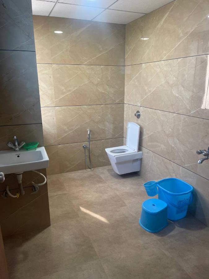 Hotel Nilkanth Navsari Ngoại thất bức ảnh