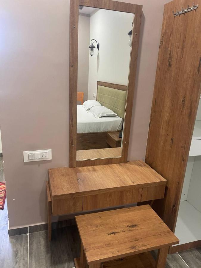 Hotel Nilkanth Navsari Ngoại thất bức ảnh