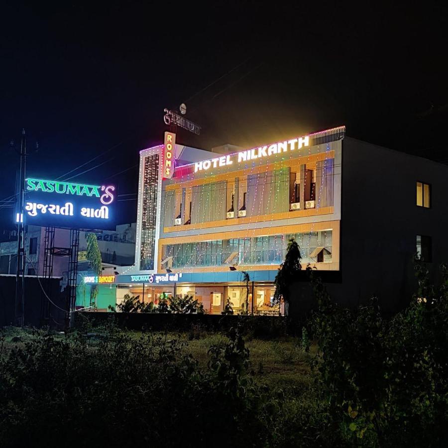 Hotel Nilkanth Navsari Ngoại thất bức ảnh