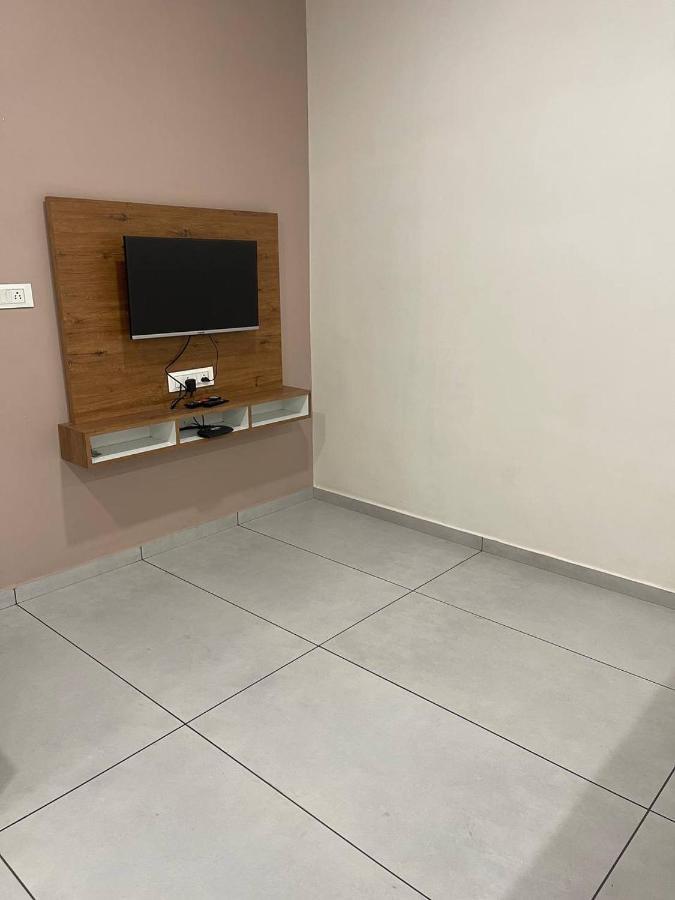 Hotel Nilkanth Navsari Ngoại thất bức ảnh